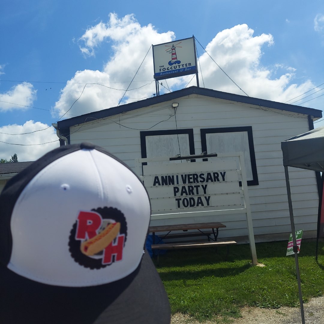 Hanging out at The Fogcutter in Lake Villa, IL all afternoon!