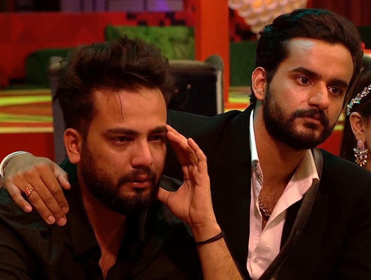 the_trendboy's tweet image. #ElvishYadav𓃵
Ye Achha Nhi kiya Salman Khan
Iam Waiting For Tiger 3 😡 Aukat Dekh Lena Elvish Army Ki #BycottSalmanKhan