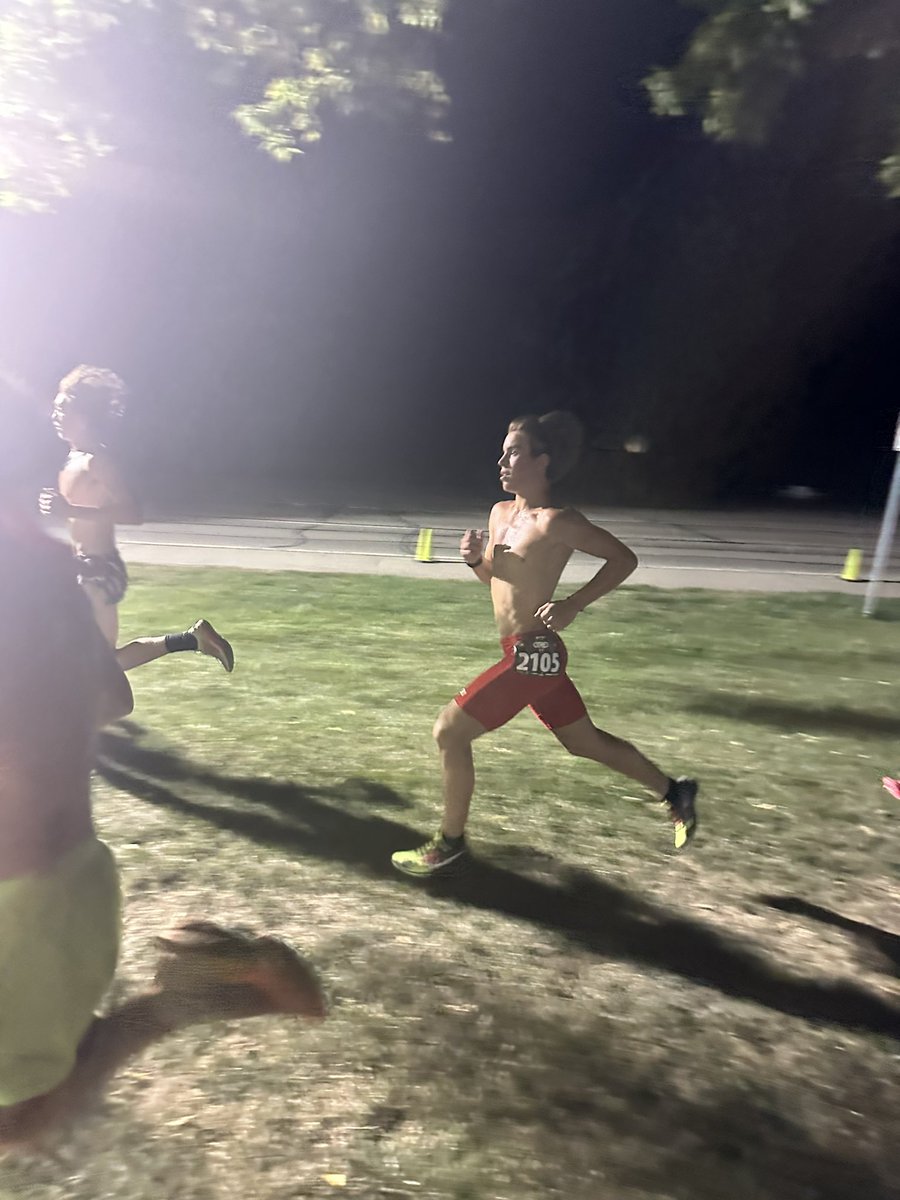 BryceCounihan's tweet photo. Started off the 2023 XC season with 800 others at Detweiller at Dark! Finished at 17:07 (107th place) https://t.co/gjhJ4bCh4c