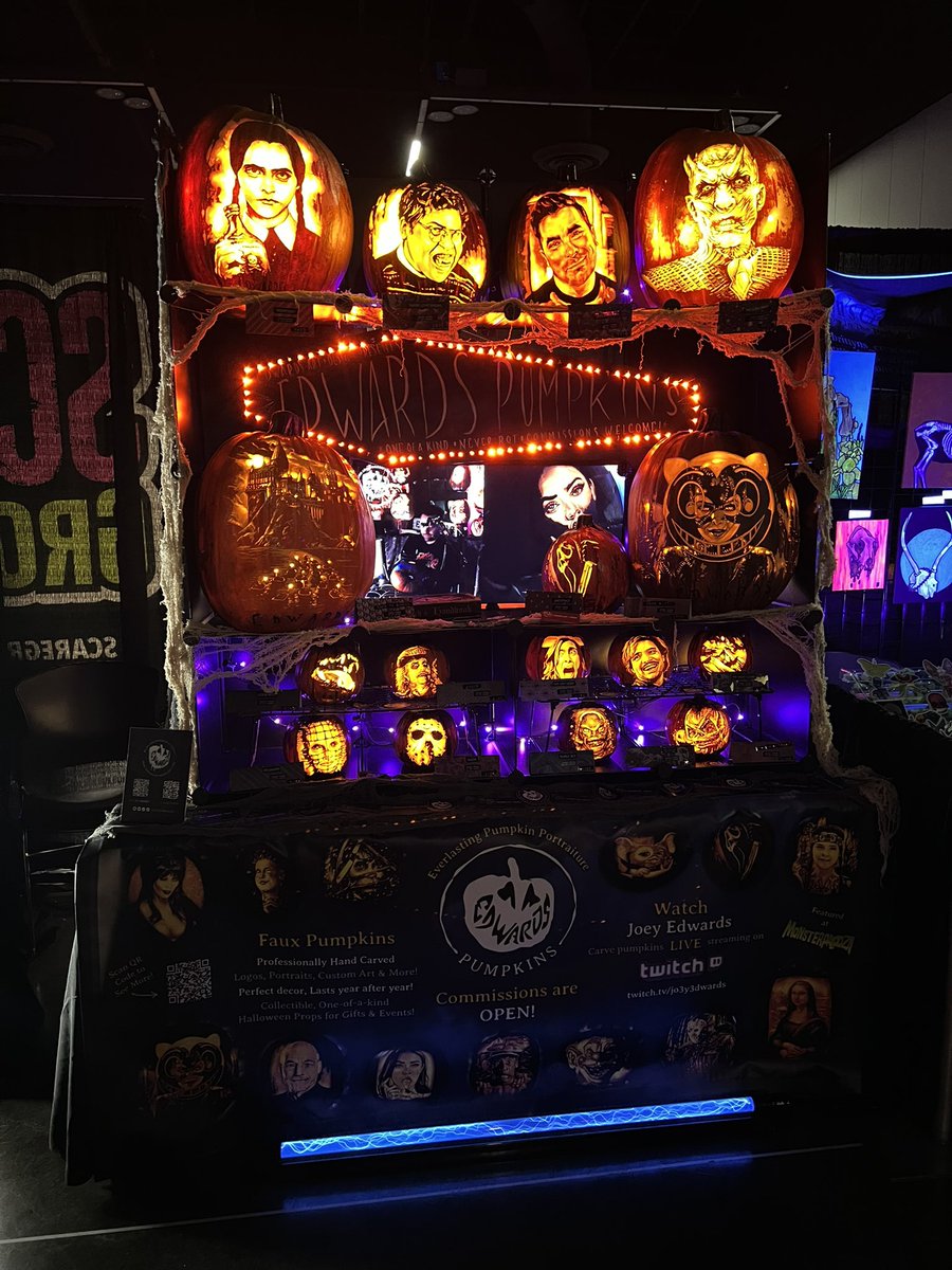 jo3y3dwards's tweet photo. All set up for Ghosts of Summer PDX 🎃 https://t.co/R1qkFwtMFt