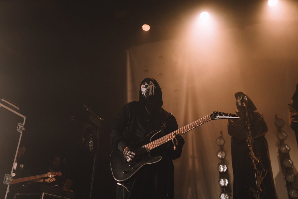 Sleep_Token's tweet photo. Sacred moments in time, captured at @RDRfestival by @Adamrosssi 

Tomorrow, Prague shall gather in Worship. https://t.co/kEZasAiDLn