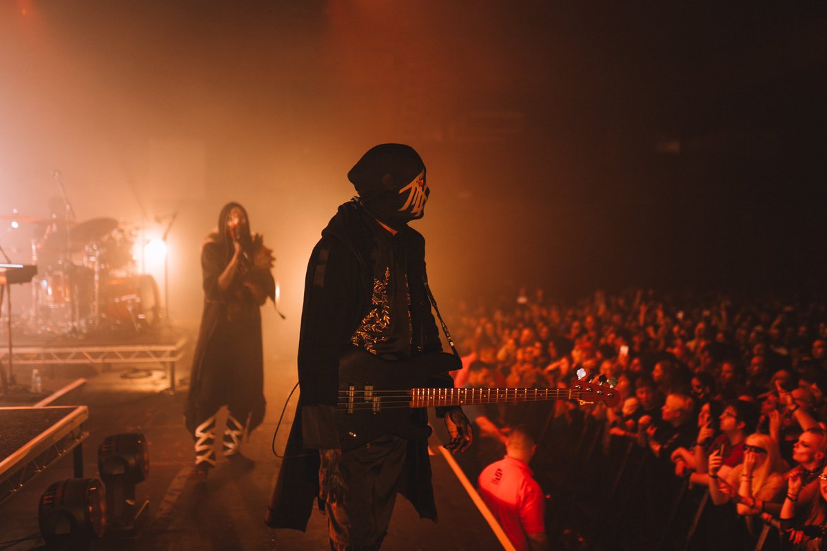 Sleep_Token's tweet photo. Sacred moments in time, captured at @RDRfestival by @Adamrosssi 

Tomorrow, Prague shall gather in Worship. https://t.co/kEZasAiDLn