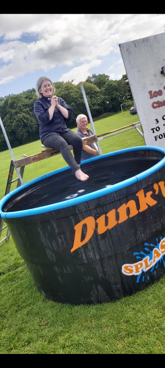 rebeccaBug's tweet photo. Dunk the vicar in the Ice Pool Day
The village appear to enjoy baptising the vicar and doubled the money raised for charity this year.
Not sure how many times they dunked me 🥶🤣😱 https://t.co/L1SoXbUUi2