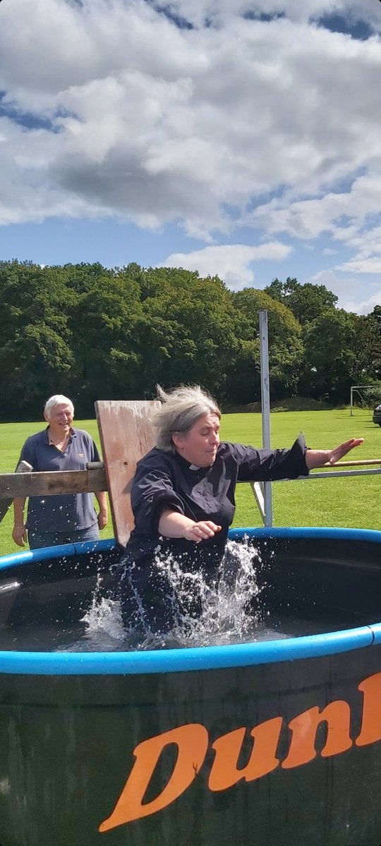 rebeccaBug's tweet photo. Dunk the vicar in the Ice Pool Day
The village appear to enjoy baptising the vicar and doubled the money raised for charity this year.
Not sure how many times they dunked me 🥶🤣😱 https://t.co/L1SoXbUUi2