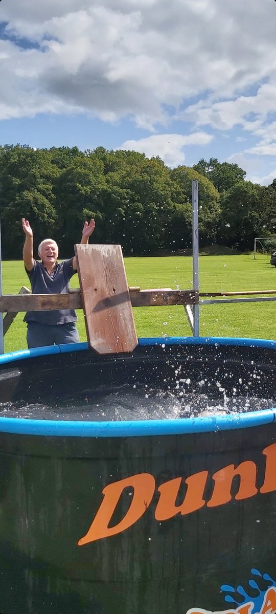 rebeccaBug's tweet photo. Dunk the vicar in the Ice Pool Day
The village appear to enjoy baptising the vicar and doubled the money raised for charity this year.
Not sure how many times they dunked me 🥶🤣😱 https://t.co/L1SoXbUUi2