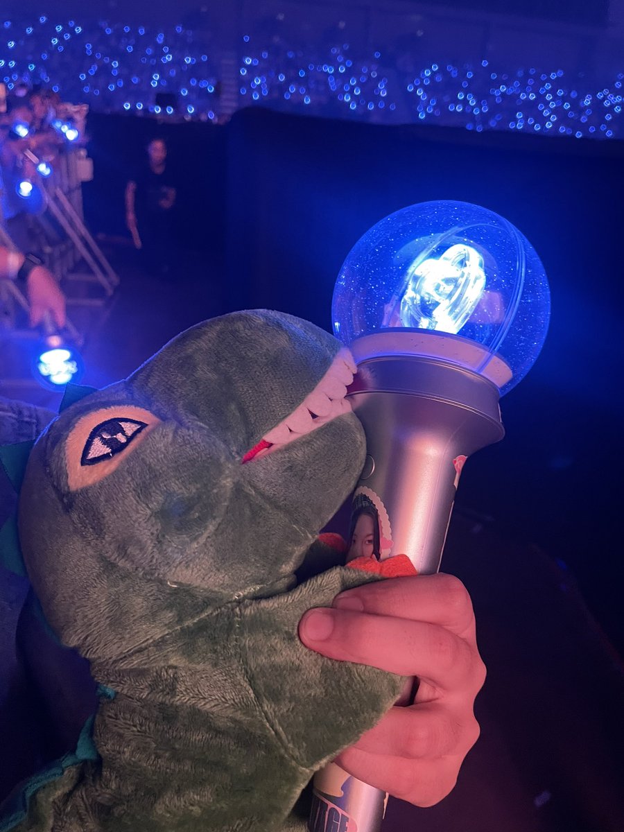 ผักแท 🦖 tweet media