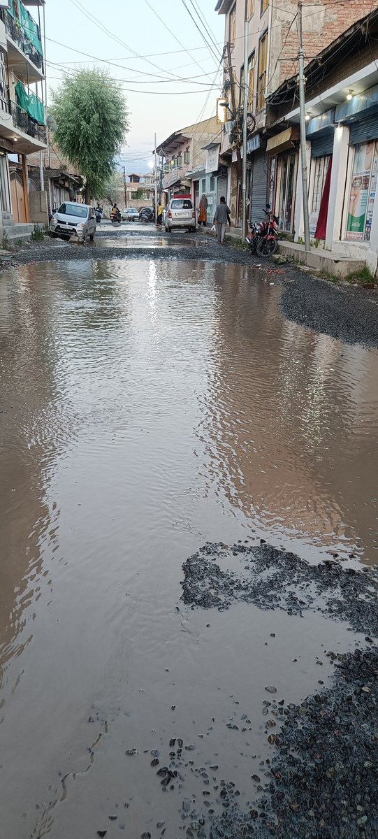 nasirsultan__'s tweet photo. Welcome to Srinagar
Where school children's have a lake outside the gate. The concerned authorities are requested to repair it as soon as possible. We live in 2023 and our school going children are facing these difficulties. What can be more shameful for us.
#smcsrinagar. https://t.co/NofREBfQug
