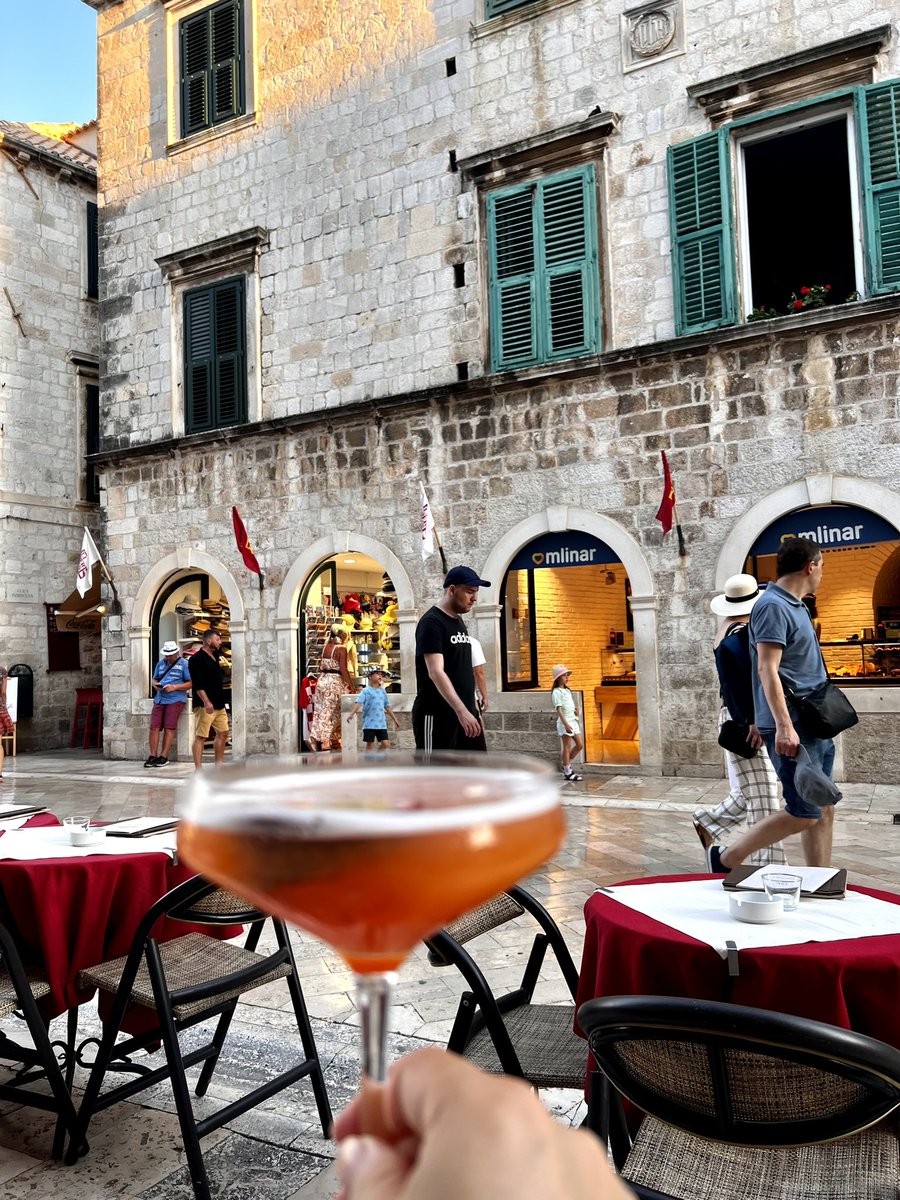 hanny_w's tweet photo. Literally watching the world goes by. #dubrovnik https://t.co/gPcgYXSmV2