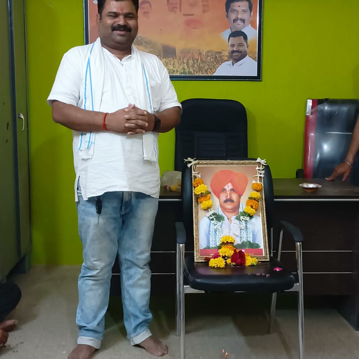 DILIPTALEKAR3's tweet photo. राष्ट्रसंत भगवान बाबा यांची १२७ वी जयंती विविध कार्यकारी सहकारी सोसायटी गांधेली, आॅफिस येथे साजरी करण्यात आली. 
#दिलीप_दादा_तळेकर_मित्र_मंडळ https://t.co/AwatTjGC5V