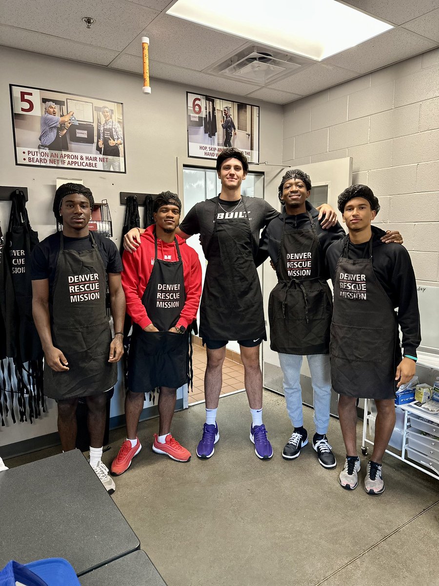 DenverNIL's tweet image. Today we joined forces with @denverrescue to give back to the community that supports us. Preparing breakfast, serving meals, and spreading smiles - an incredible experience uplifting those in need. Grateful to be part of such a compassionate city
#DenverStrong #BasketballForGood