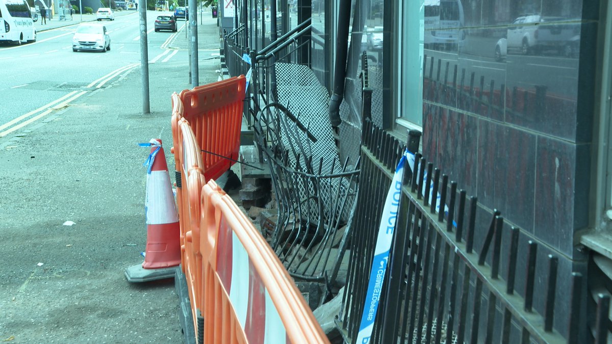 Never thought I'd shoot a wee ULAY right outside my mum's house/building. Car crashed into it (thankfully no one hurt) after a police chase. Even had 5 mins to nip up and see the dog. Offered him a biscuit in return for an eyewitness clip. Told to go through pooch press office