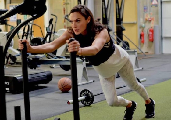 ExecutorRomano's tweet image. She works hard to make your death easy. You should be thankful.