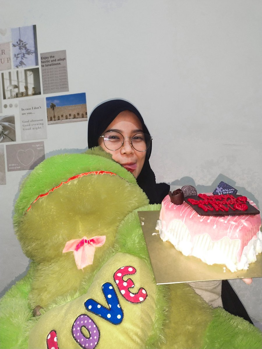 BungaPasangka's tweet photo. old Women (21). https://t.co/HwHI9nGLWQ