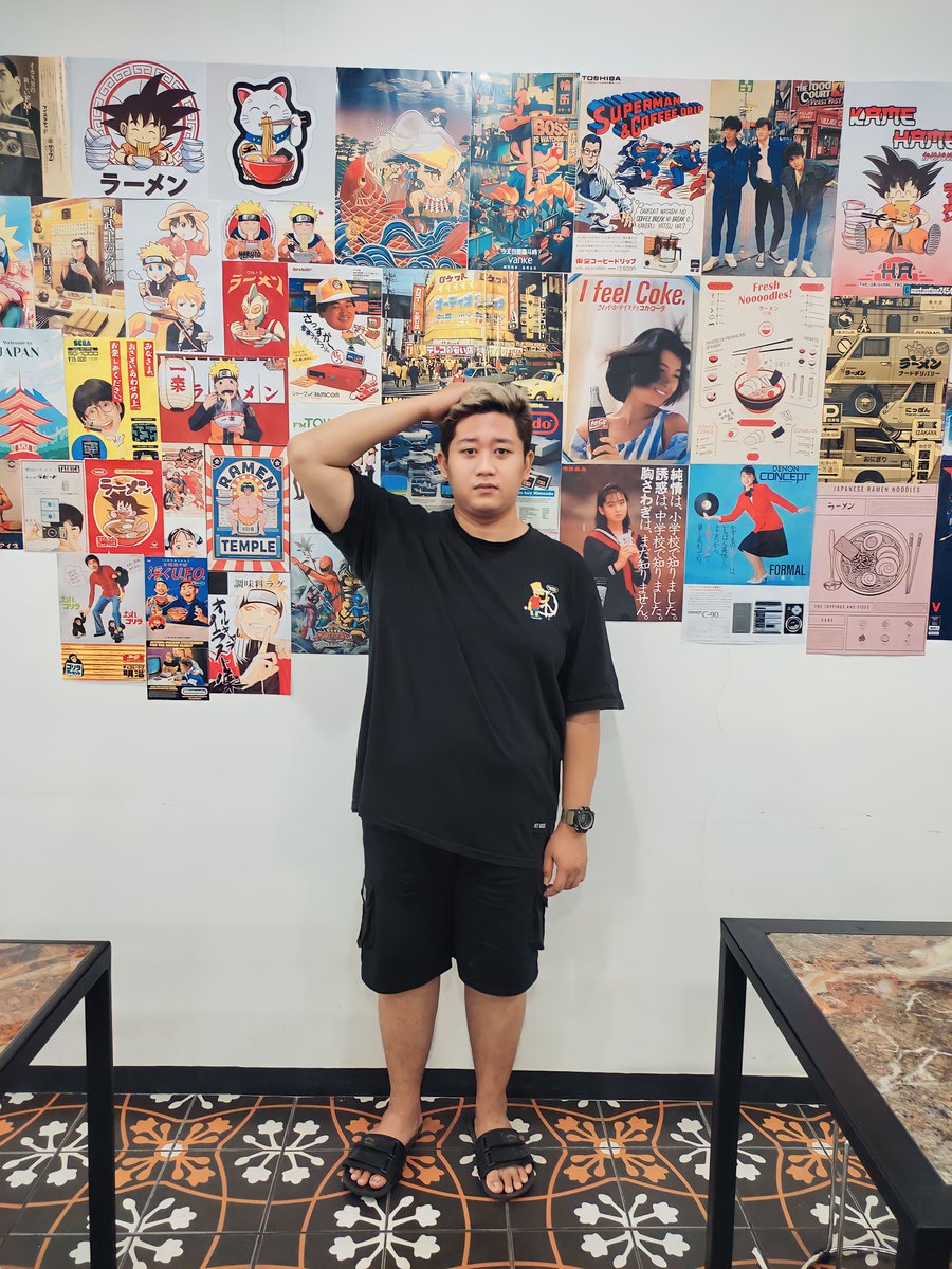 picasi_o's tweet photo. BB 103 di foto kaya kurus kali ya 😂 https://t.co/SBEb9KVYqx
