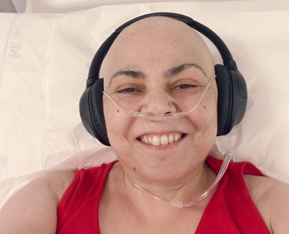 davidefaraone's tweet image. “Ecco, la risposta che vorrei dare a chi mi chiede continuamente come sto, che era quella che dava Cesare de Michelis: posso stare meglio, ma non posso più stare “bene”. “Meglio” è comunque preferibile a male, quindi godetene con me”.
Ci vuole amore che spinge come una marea il…