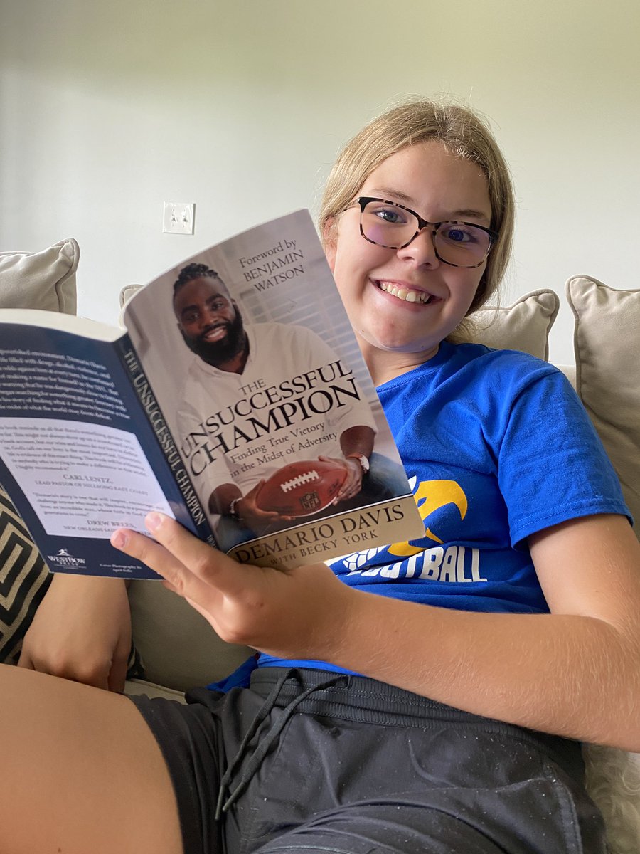 eclanton08's tweet photo. @demario__davis @BenjaminSWatson Our young athlete reading your book! We can’t wait to hear all about it. https://t.co/xeogEl20zm