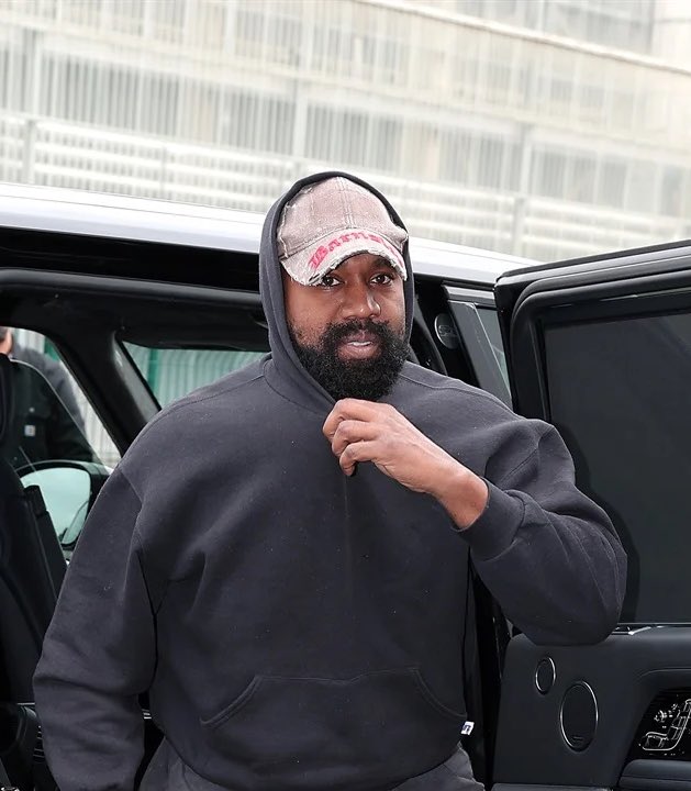 Dexerto's tweet photo. Kanye West’s Twitter account just got suspended 2 hours after getting it back https://t.co/ZqmVBCrVAE