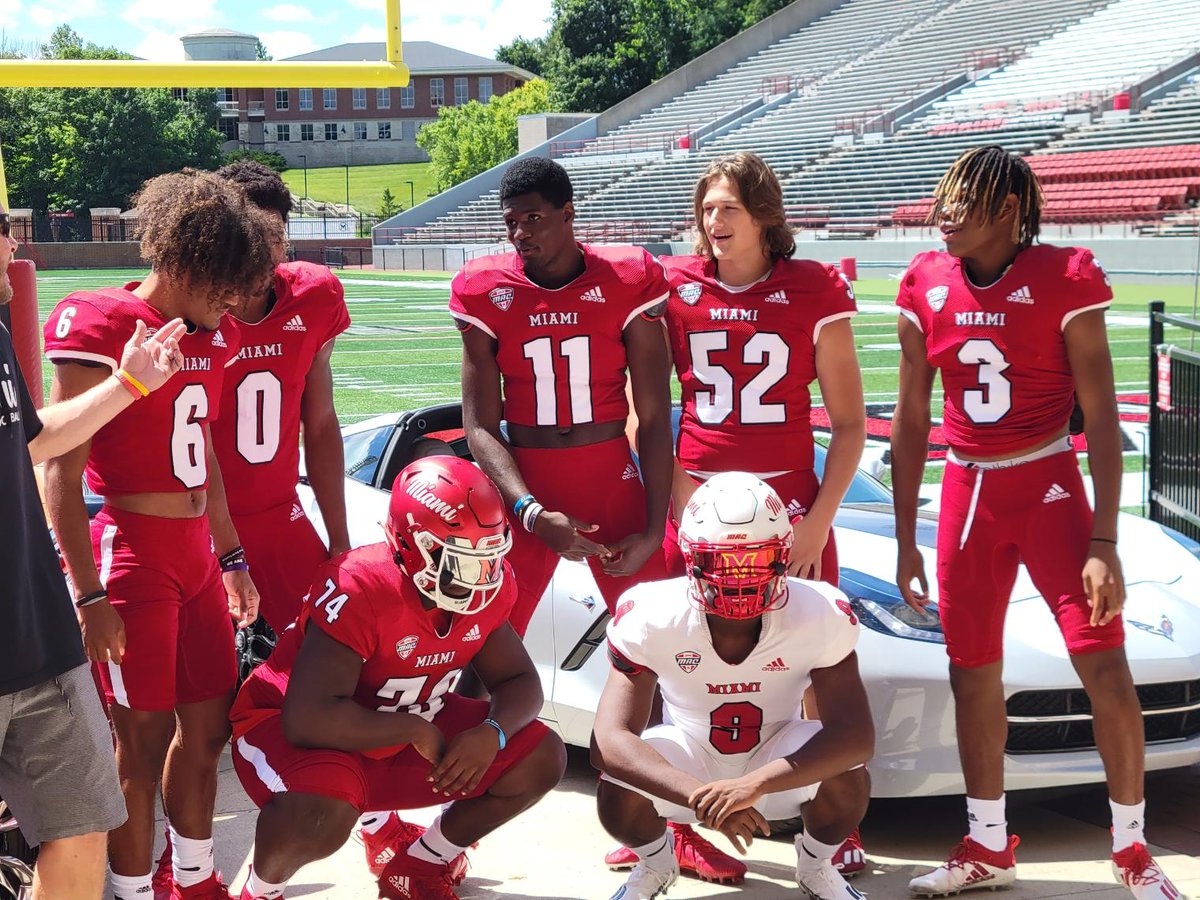 After a great time at Miami Maina, I'm happy to receive my second offer. I will continue to grind and put in the work.@RedHawksRecruit <a href="/SandburgEagles/">Sandburg Eagles Football</a> <a href="/PrepRedzoneIL/">Prep Redzone Illinois</a>