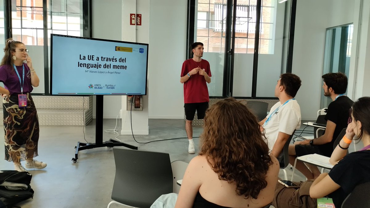 ESN_Jaen's tweet photo. Un año más nuestros voluntarios aprovechan las vacaciones para asistir a KINESI y formarse de cara al inicio del siguiente curso. Desde ESN Jaén, ¡gracias tanto a organizadores como a participantes por hacer realidad este eventazo! #formación #ThisIsESN #ErasmusGeneration https://t.co/gnU0mdJ9Xv