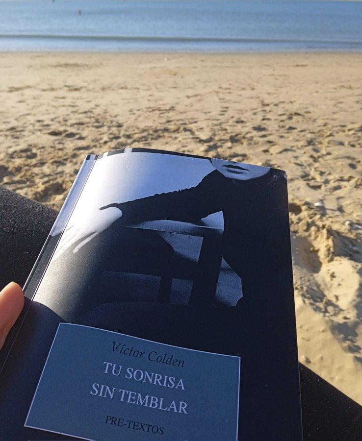 «El amor no significa nada», le dijo Virginia a Michi tras darle un beso (lo cuenta @viccolden en #TuSonrisaSinTemblar).

A mí esa escena me recuerda al «Liza Radley» de #LosJam: «She kissed my face and said love means nothing at all».

¿Coincidencia? 🧐

youtu.be/1twPcqzqXvg