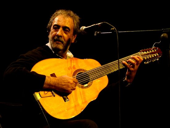 AccioCulturalPV's tweet photo. Manolo Miralles. Músic, fundador d'Al Tall, amic, còmplice de tantes iniciatives, bona persona. Gràcies per tant. El nostre condol a familiars i amistats. Que la terra et siga lleu 😔 https://t.co/9anU81tfOa