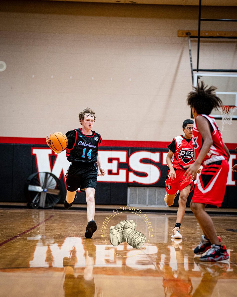 RunnersOklahoma's tweet photo. Hunter Mayfield comes up with 4 FTs in OT to seal the win 44-40 over Top Notch (Canada) in the Sweet 16 game at #NXTFinals He led the way with 14 pts followed by David Walling with 12. Aidan Cooper-Kelley and Kaleb Blackwolf both had 7 pts. Next game at 4:40 vs. MaxLevels #Elite8 https://t.co/62YNWYibCR