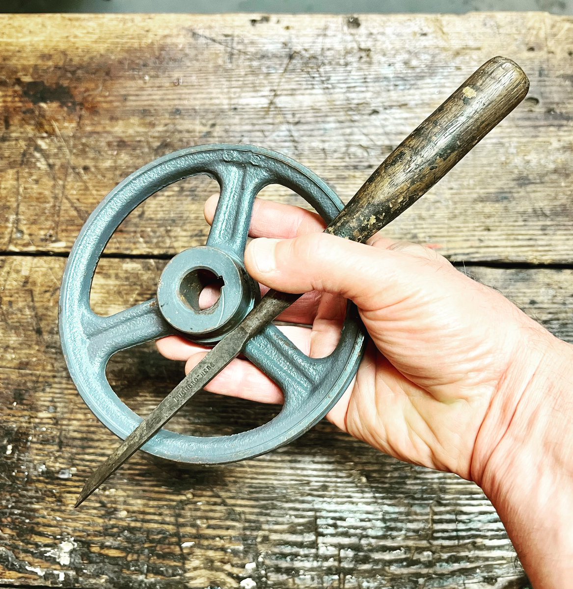 chopwithchris's tweet image. Like I always say…you can never have too many chisels or pulleys! #fleamarket #chisel #pulley #tooladdict