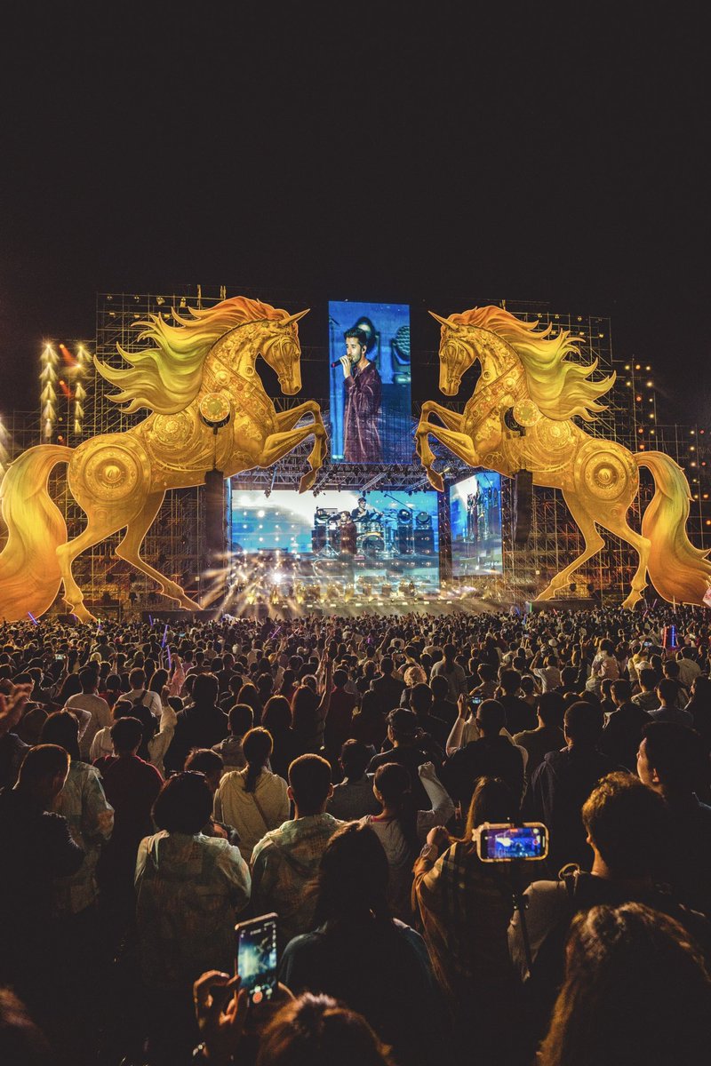 jakemiller's tweet photo. Played the sickest festival 3 hours away from civilization in Inner Mongolia yesterday 🤯 12,000 people https://t.co/2sV6q9EWff
