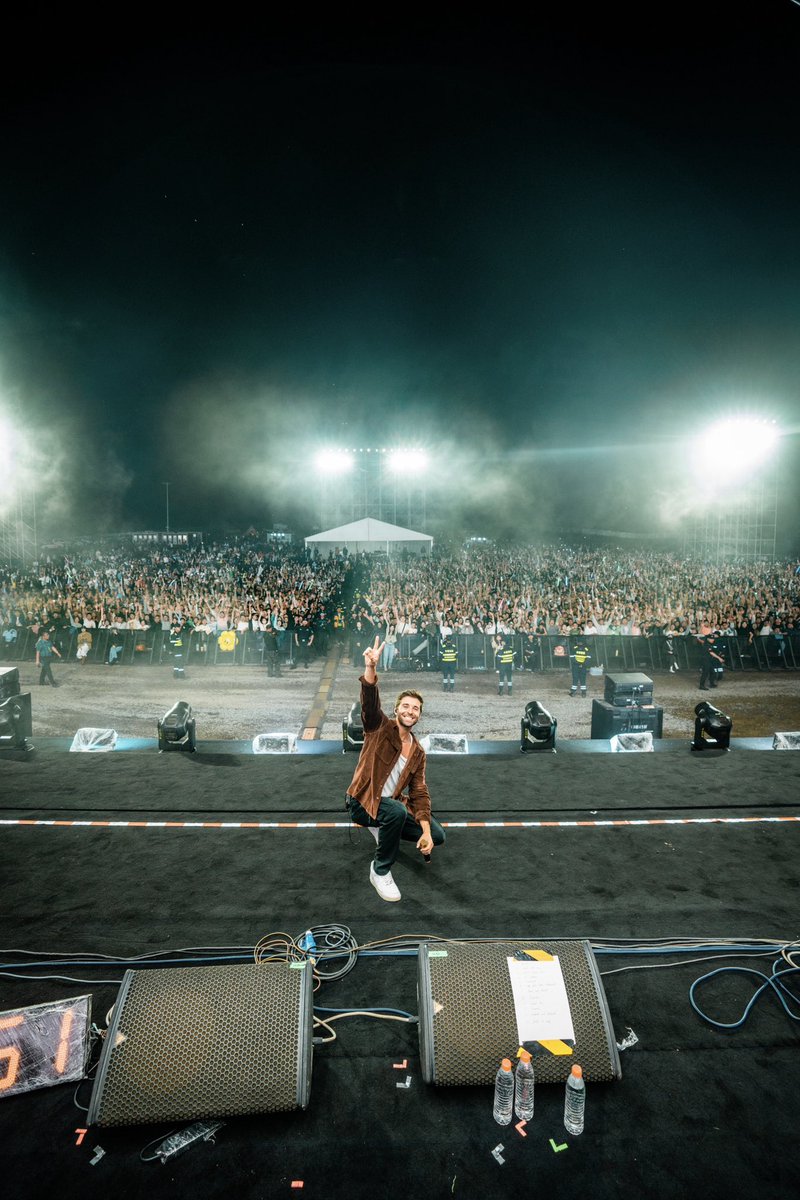 jakemiller's tweet photo. Played the sickest festival 3 hours away from civilization in Inner Mongolia yesterday 🤯 12,000 people https://t.co/2sV6q9EWff