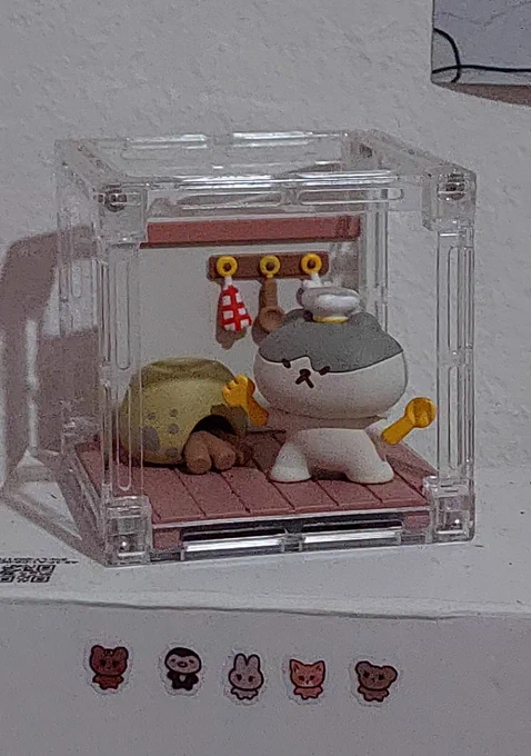 also tiny stuff in my room that i really like 
