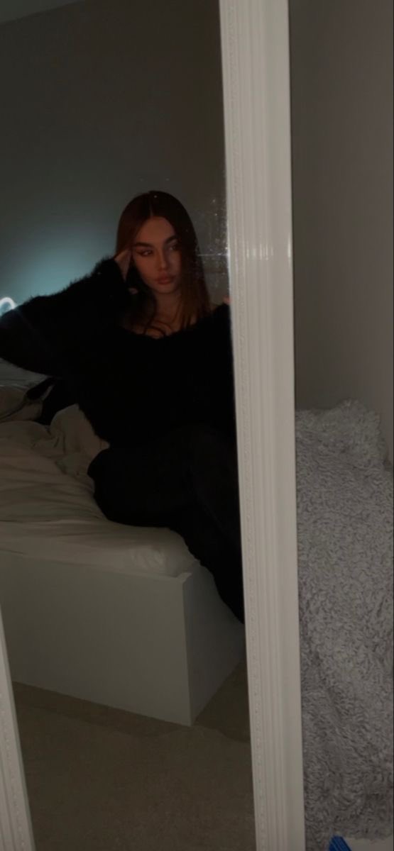 Avafemdom01's tweet photo. New to twitter, not new to femdom, so get sending 😚 #paypig #paypiggie #paypigwanted #papyal #fem #dom https://t.co/TCkHmmytvX