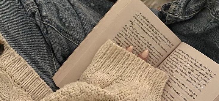 HI #booktwt!! the name is daisy interests are romance, fantasy, and historical fiction

- once upon a broken heart
- the infernal devices
- better than the movies

interact to become moots !