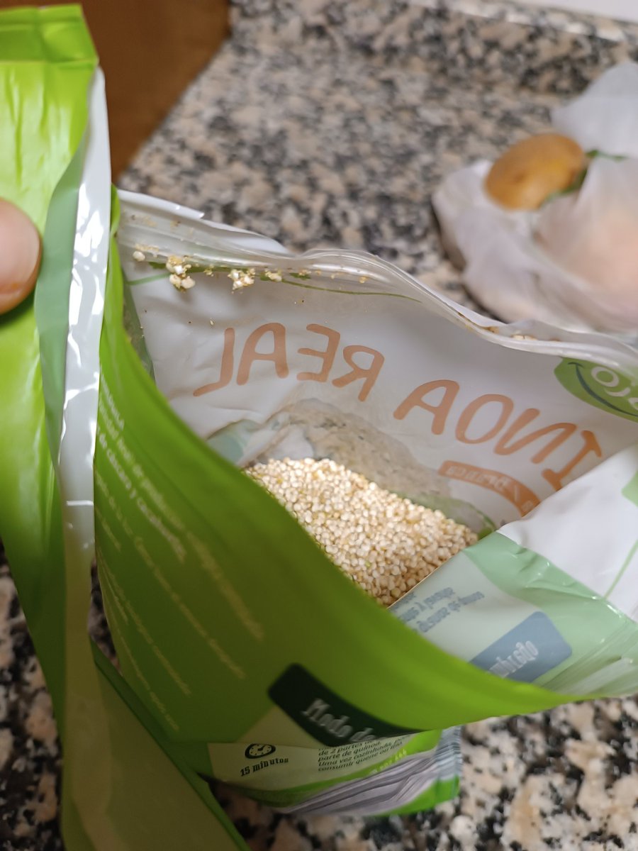 Ceoazul's tweet photo. Increíble @Aldi_es abrir un paquete de quinoa por primera vez y ver que tiene bichos dentro. Asqueroso https://t.co/qguAQlzr4P
