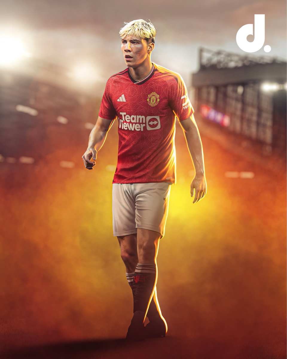 🚨🚨🌕| 𝗛𝗘𝗥𝗘 𝗪𝗘 𝗚𝗢: Rasmus Højlund has completed his move to Manchester United. ✅🇩🇰 (<a href="/FabrizioRomano/">Fabrizio Romano</a>)