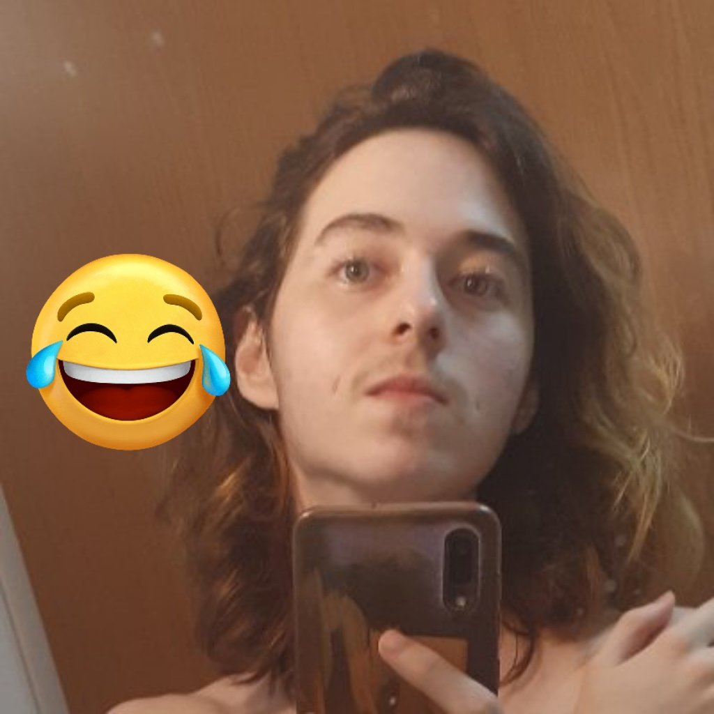 KunderaOliveir1's tweet photo. @AMalvavisco "Sim, vc é otário".
Olhem a cara do autor da frase 👇👇👇👇👇👇 https://t.co/9eRZGMARAK