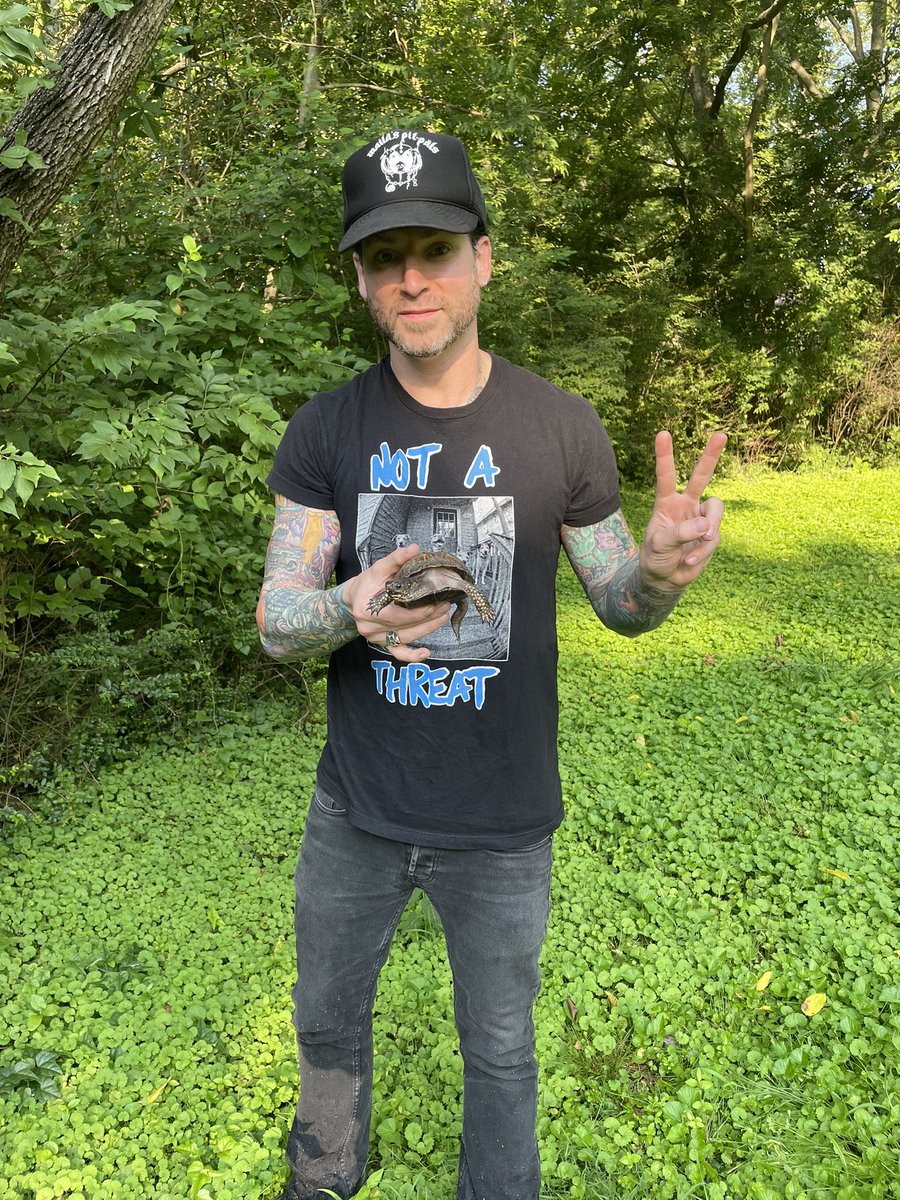 acevonjohnson's tweet photo. Had several animal rescue adventures yesterday! Hear all about it by signing up here:

https://t.co/Pq7APccZu2 https://t.co/AEscPreDk4