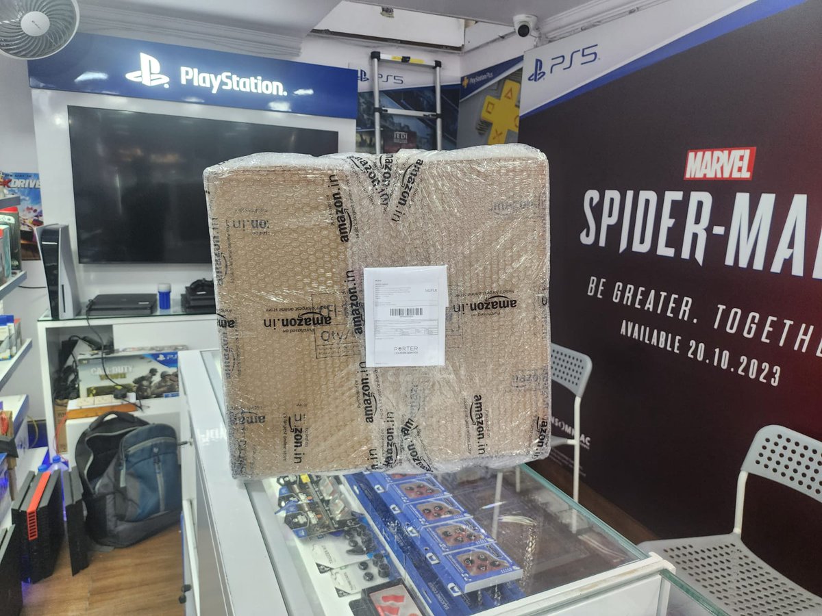 datta_s_'s tweet photo. @help_delhivery @ankurpvr is the merchant. He sent me confirmation videos before dispatching the product which clearly showed a bubble wrap on the package. When the item was delivered, the bubble wrap was missing and it was evident that someone had opened later on. https://t.co/m2shm8RKBp