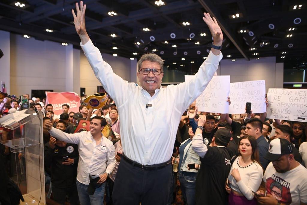 SinaloaCon33105's tweet photo. "LES VAMOS A DAR LA SORPRESA": RICARDO MONREAL. "NI NOS VAMOS A DEJAR, NI NOS VAMOS A RAJAR",  ADVIERTE.
https://t.co/XsJsWUwGOU https://t.co/xopRcSOwZn