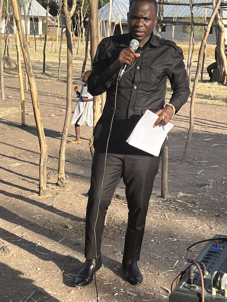 jacksonmnyawam2's tweet image. Leo tukizungumza na wananchi wa Kata ya bubiki Kijiji cha Bubiki Jimbo la kishapu,Michango,Wananchi wenye kipato duni wanufaika wa #TASAF Kugeuzwa Makatapilla ya Kulima Barabara kama kigezo cha Kupata Pesa za TASAF ni kilio kikubwa kwa wananchi Wengi wa Vijijini na Mijini