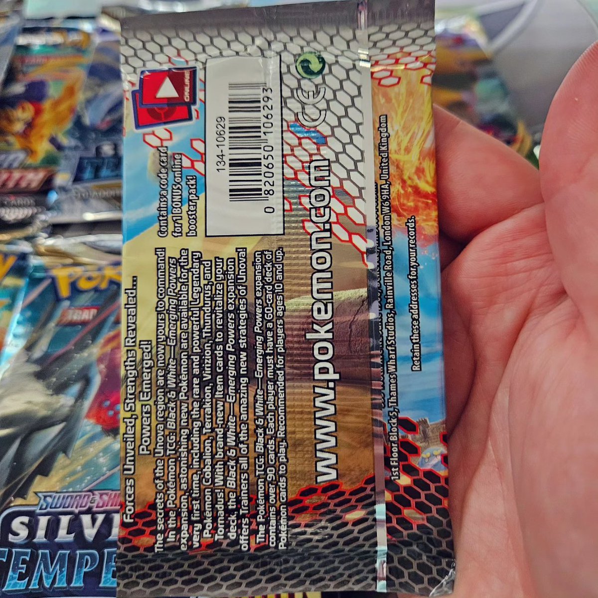 ShiningDanny1's tweet photo. Decided to treat myself to 2 @poke_rev mystery packs and ended up pulling another silver! Definitely keeping this sealed✨
Also, Arnold was really happy that I was home again; he cuddled me 4 times this morning alone before I got up💜
#emergingpowers #sealed #pokemon https://t.co/Kj50SyEPaH