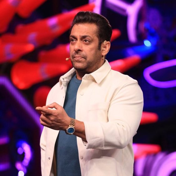 ManishaRani08's tweet photo. Salman to #ManishaRani " Just sit &amp; dont irritate"
Why man why ?
Just becoz she is not taking your Ladli PoojaBhatt's dominancy? Just becoz she is exposing Maker's script 
Rt If you think Salman was unfair with Manisha
#StopDegradingManisha 
#ManishaRani https://t.co/pkQtnBq4a0