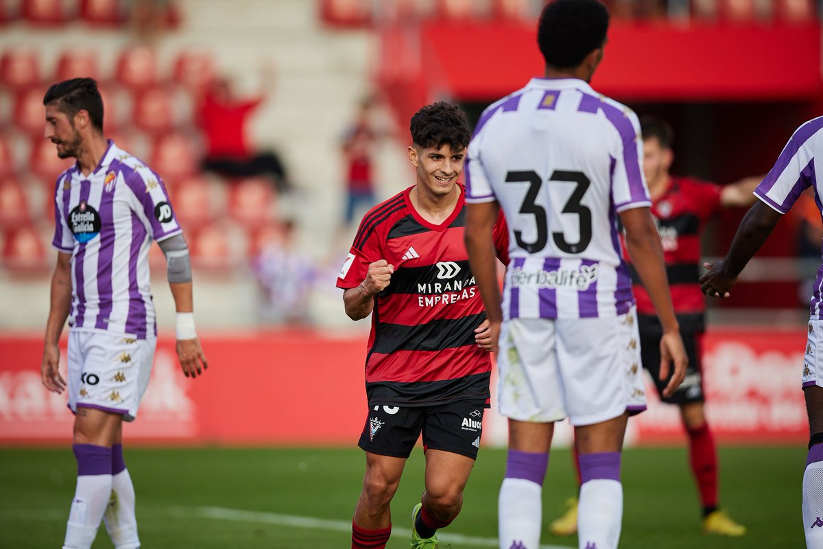 CDMirandes's tweet photo. 📸⚽ GUAYOOOL

El primero en Anduva. https://t.co/fEsJLEnigX