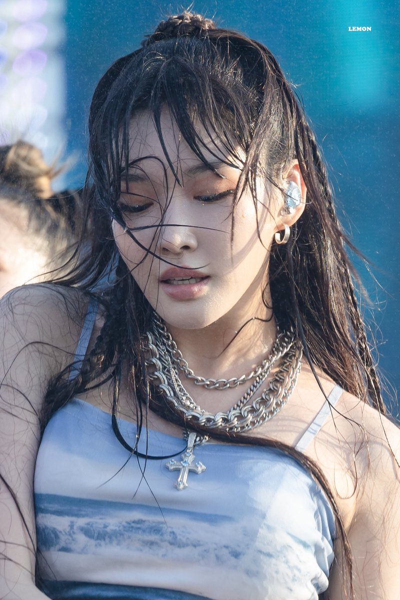 _LEMON_0822's tweet photo. 230729 📷 
워터밤 부산  WATERBOMB 2023 BUSAN
#청하 #CHUNGHA https://t.co/F0aMcatwpU