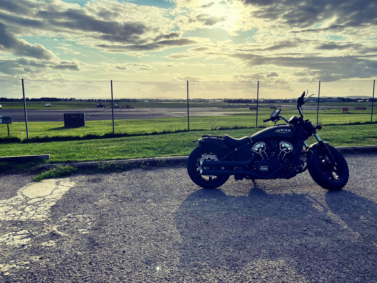 Basking in the sun with a motorcycle ride to one of my favourite airports. 🏍️✈️☀️ Can you guess where I am? 

Hint: This place boasts the UK's busiest general aviation runway! 

Drop your guesses below. 

#aviation #motorcycleride #guesswhere #pilothub #pilotlife