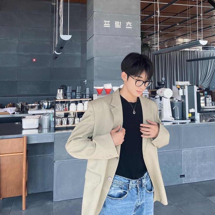 icedjhc's tweet photo. There's no fun without you.
 — a #wonhan filo au 

They were childhood best friends, inseparable, as other people say. Personality-wise, theyʼre not the same; they don't know, but they just click, and the story goes on.

“This place would never feel the same without you.” https://t.co/5NxBMYXhiS