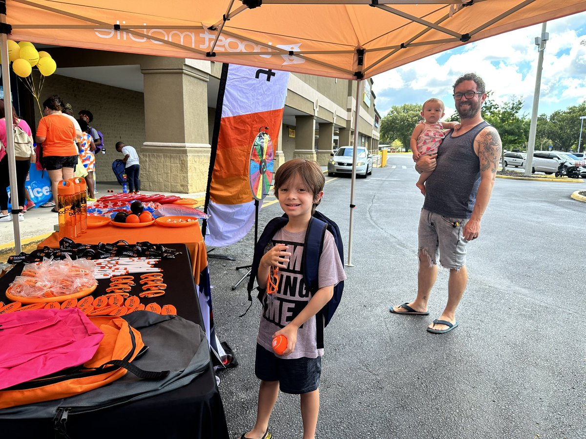 McclaryCandise's tweet photo. Amazing turnout for Boost Mobile Cellgear 2448 N Main St Back to school event! We gave out about 50 backpacks to some awesome kids and had a blast with the Spin the Wheel and Money Machine! Our amazing deals continue all weekend, stop by!! @mschwager3 @david_lopez702 https://t.co/yfJ538Gvkh