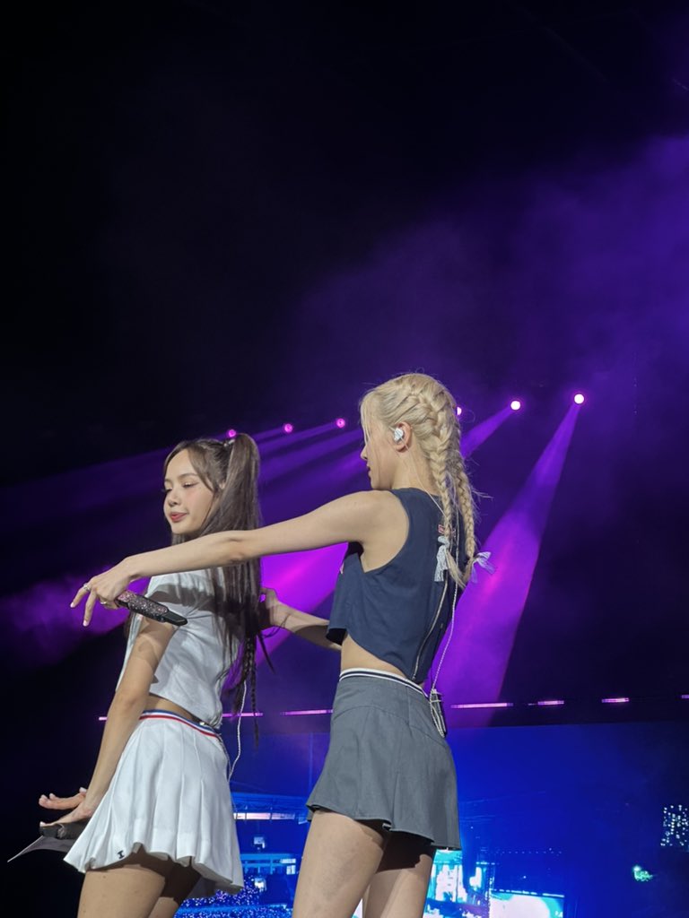 vampirechaeng_'s tweet photo. Them 😂 https://t.co/TFgGOfuqAG