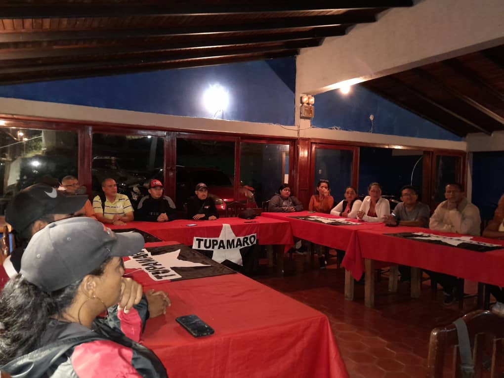 campoeliasmrt's tweet photo. Se da inició al círculo de estudio en @TovarMRT Páramo Mariño del Edo. Mérida a través, de la formación.
La Juventud continuará con el proceso de nuestra organización política.

¡Tupamaro Ejemplo De Lucha!

#SomosLosDeChávezYNicolás https://t.co/vAg3mgMwGY