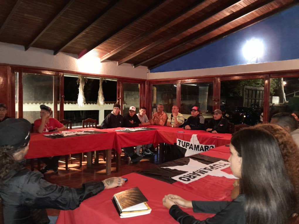 campoeliasmrt's tweet photo. Se da inició al círculo de estudio en @TovarMRT Páramo Mariño del Edo. Mérida a través, de la formación.
La Juventud continuará con el proceso de nuestra organización política.

¡Tupamaro Ejemplo De Lucha!

#SomosLosDeChávezYNicolás https://t.co/vAg3mgMwGY