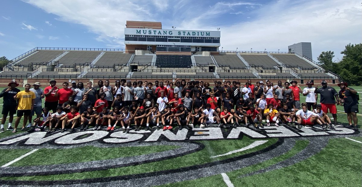coach_condo's tweet photo. Team Camp☑️ Can’t wait to enter Category 3 with this crew❗️#MMC #1percent #piecebypiece🧵⁦⁦@np_footballmmc⁩ ⁦@coach_ruck⁩ ⁦@yrnleakk⁩ ⁦@tray_sap⁩ ⁦@coachmmcfadden⁩ ⁦@COACHALLENK⁩ ⁦@Coach_Briscoe1⁩ ⁦@CoachDerrickDBs⁩ https://t.co/53CiV8FkF5